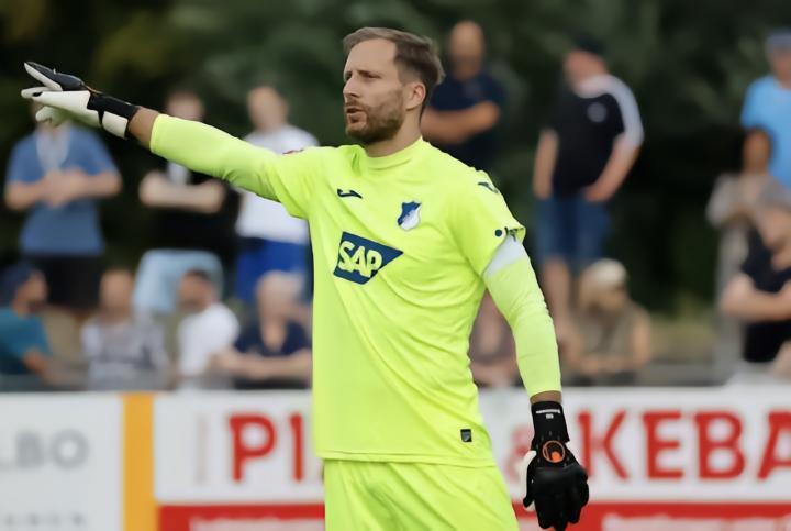 图片报：拜仁无意霍芬海姆门将鲍曼，可能考虑让乌尔赖希出场