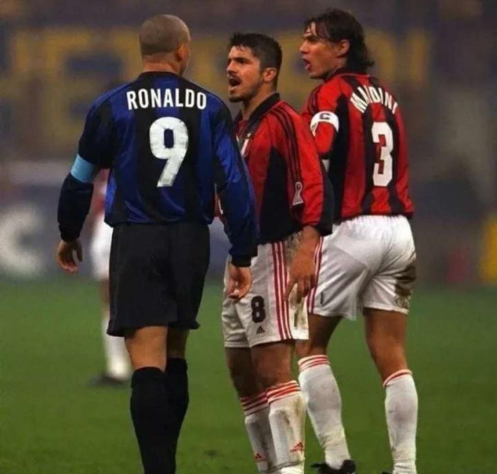 994年到1999年之间，罗纳尔多在他第一次膝盖