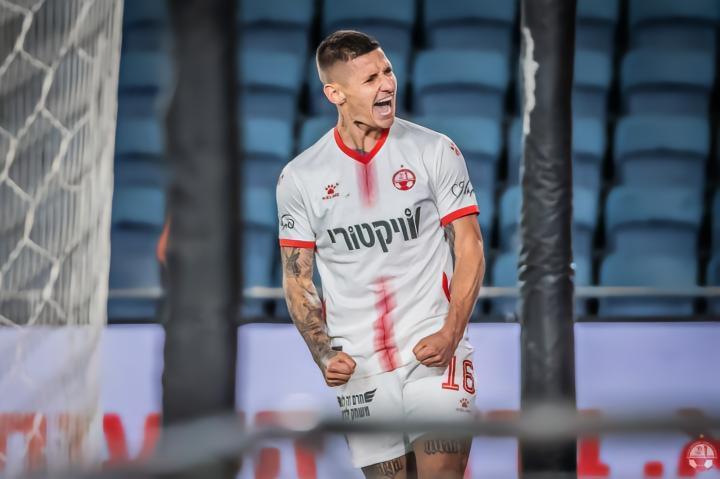 波兰前锋在以色列遭遇入室盗窃：我拿上刀直接追出去了