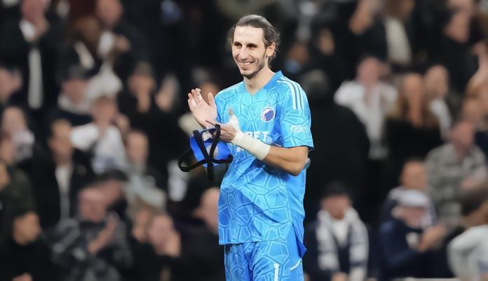 记者：拜仁正在考虑引进门将格拉巴拉，球员估价为1500万欧