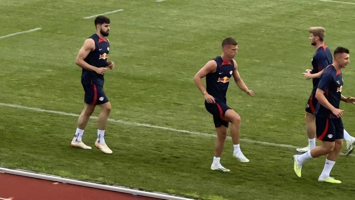 奥尔班：格瓦迪奥尔说他加盟曼城的交易还没完成，希望他留队