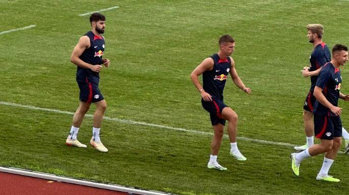 德天空：格瓦迪奥尔转会曼城没有达成一致，不排除留队的可能