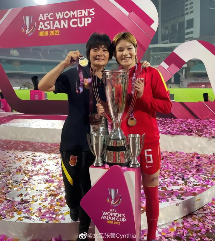 “当妈妈和踢球，不是二选一”中国女足阵中，有一位
