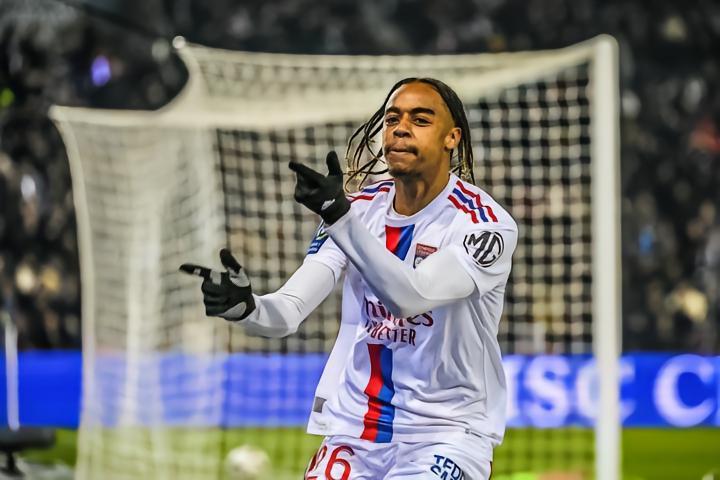 罗马诺：巴黎即将报价里昂前锋巴尔科拉，但里昂希望留住后者