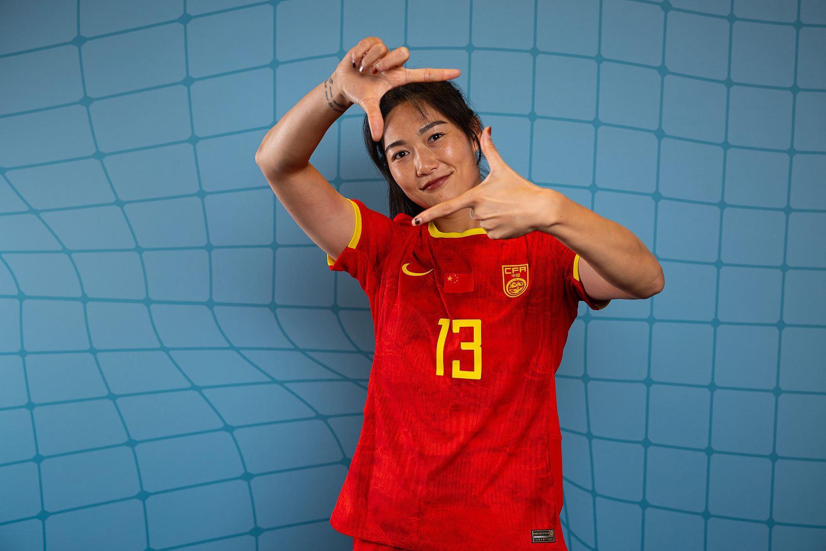 “足坛江疏影”？志强觉得女足姑娘杨莉娜美多了今晚加油哈！