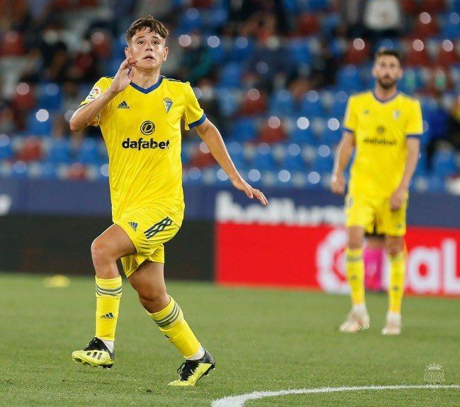 西班牙记者ángel García消息，加的斯中