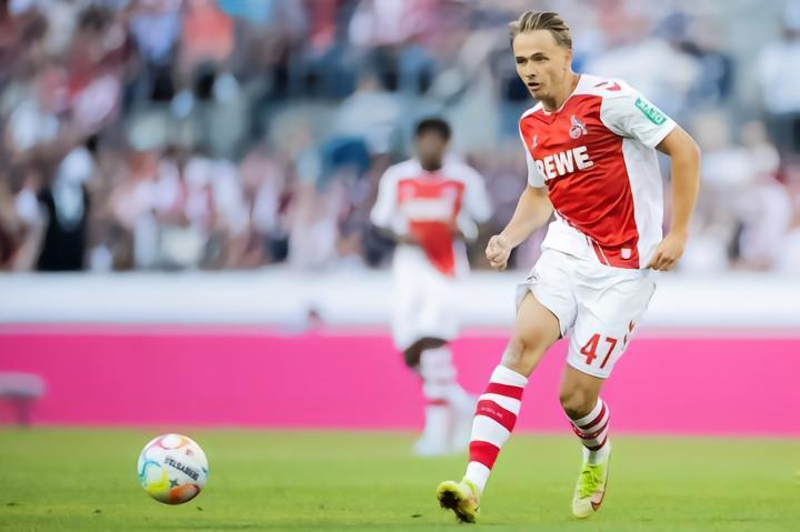 在昨晚科隆1:1马略卡的友谊赛中，22岁的卢森堡