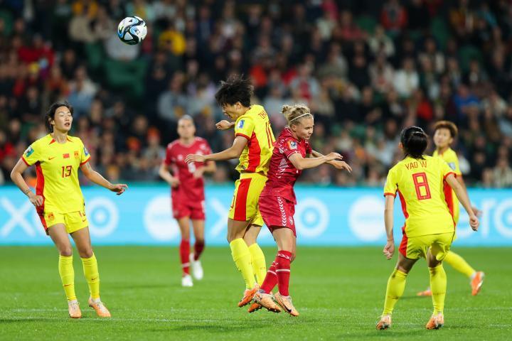 半场战报：中国女足0-0丹麦女足，张琳艳一条龙低射造险