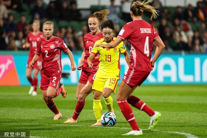 中国女足上半场4脚射门1次射正，丹麦女足0射正，解围14-14
