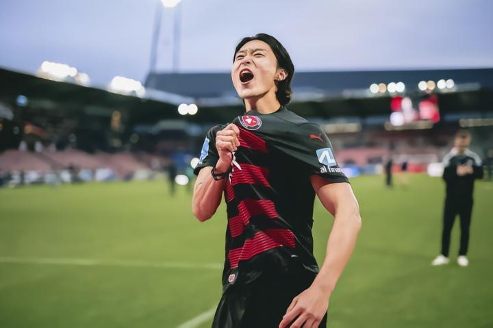 23/24丹超揭幕战总结：曹圭成发挥出色，VAR惹争议