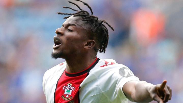 记者：富勒姆接近签下南安普顿后卫萨利苏