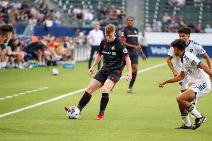 完场啦～洛杉矶银河II 0 ：4 雷克瑟姆戴上队