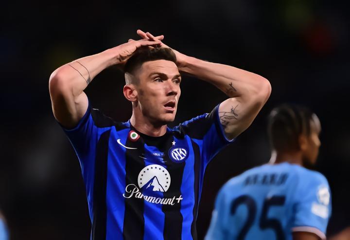 德天空记者：柏林联合退出竞争，戈森斯将决定留国米或去狼堡