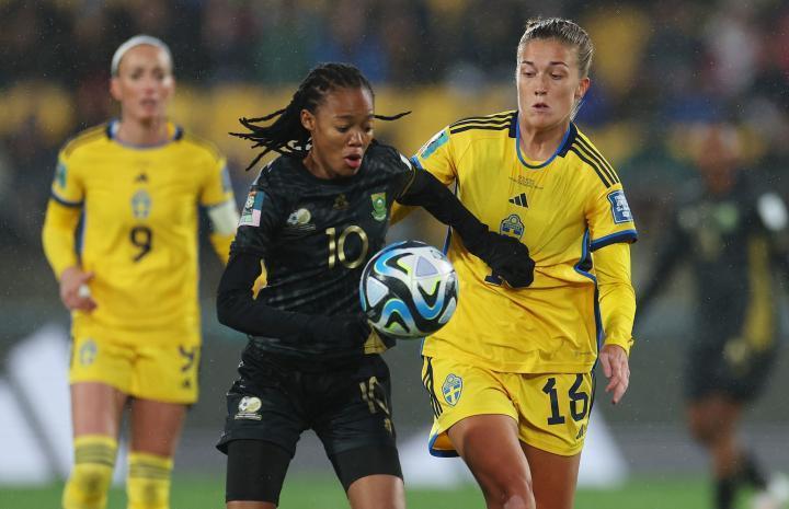 半场战报：瑞典女足0-0南非女足，鲁本松远射擦柱偏出
