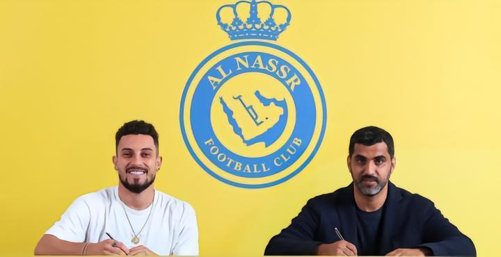 与C罗重聚！官方：利雅得胜利签下30岁曼联后卫特莱斯