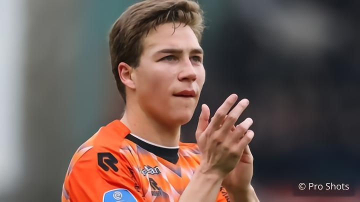 据荷兰媒体报道，艾廷缺席了俱乐部7月22日对阵科