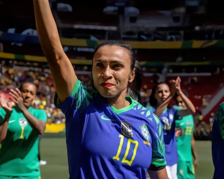 【女足世界杯】巴西队低调出征，玛塔再跳最后一支舞！