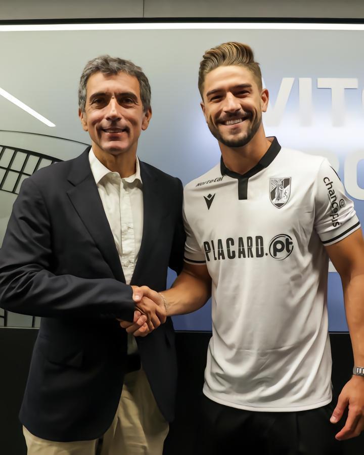 官方：吉马良斯签下草蜢中卫托马斯-里贝罗，签至2027年