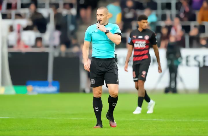 在上周五中日德兰与赫维多夫之间的丹超揭幕战中，V