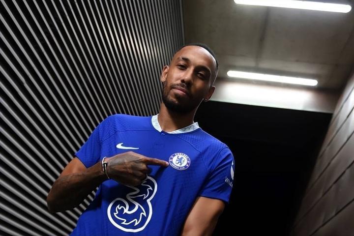 父亲：奥巴梅扬在切尔西简直是噩梦，现在他终于可以再次微笑