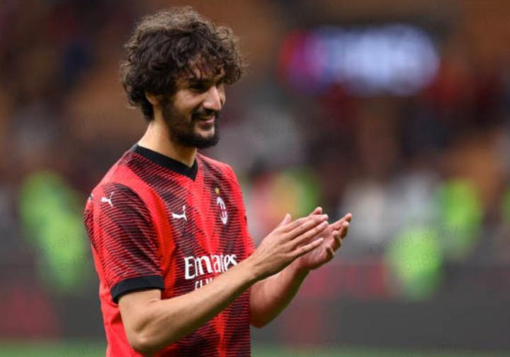 加盟米兰只出场过6次，米体：阿德利考虑回法甲并加盟里尔