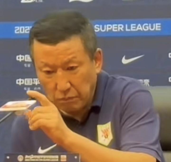崔康熙：连续客场比赛十分疲劳，明天对阵梅州将进行人员轮换