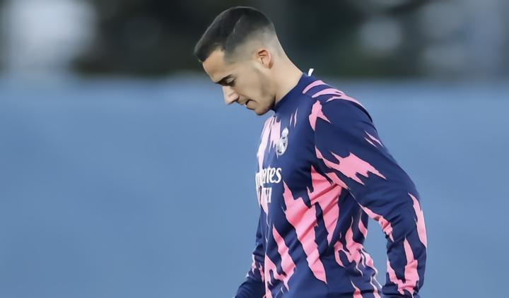 记者：尤文800万 500万欧奖金欧报价巴斯克斯，但被球员拒绝