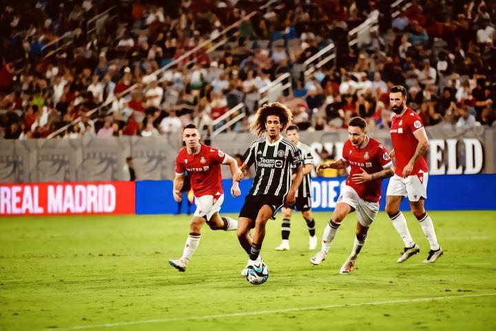 十分火爆，曼联vs雷克瑟姆现场观众总计34248人，创场馆纪录