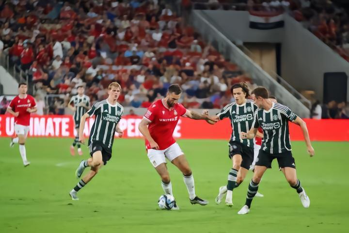 完场了，3:1，达尔比 埃利奥特李 海登进球。穆