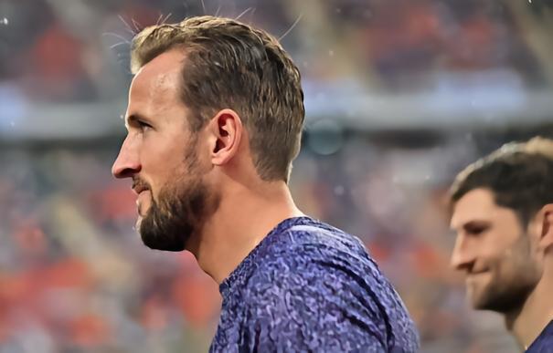 邮报：拜仁高层海纳在东京谈沃克，德雷森在德国专注凯恩交易