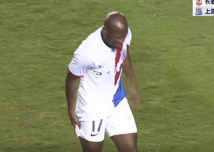 吴金贵：特谢拉伤得比较重，蒋圣龙能抬起脚来，巴索戈伤势轻