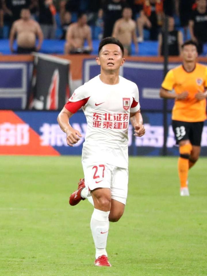 时间可真快。青岛海牛同长春亚泰赛前徐洋参加完发布