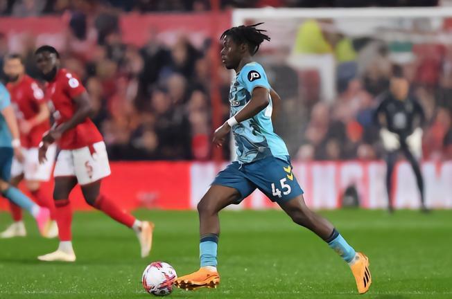 罗马诺：利物浦准备再次报价拉维亚，球员对转会持开放态度