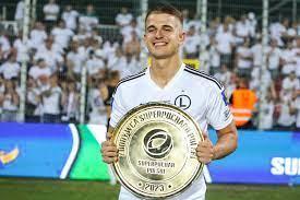 官方：苏超凯尔特人签下波兰后卫纳夫罗茨基