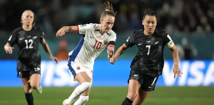 世体：挪威女足汉森因不在出战名单中对教练的言论攻击后道歉