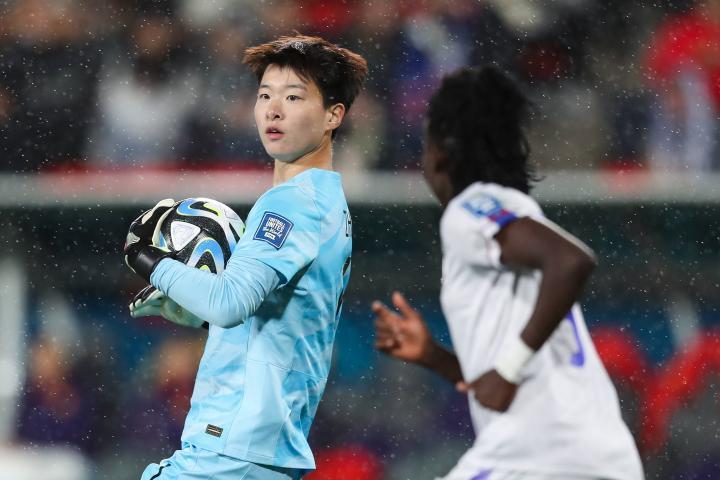 朱钰vs海地全场数据：扑救1次解围3次，传球成功率58%