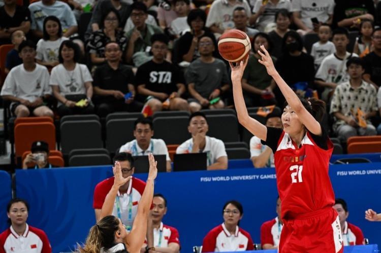 大运会-韩旭24 5 中国大学生女篮胜葡萄牙迎开门红