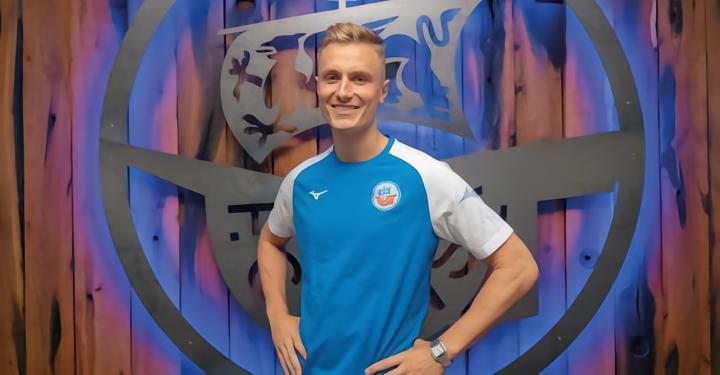 这是一份迟来的官宣～赛季第九签！罗斯托克官方宣布