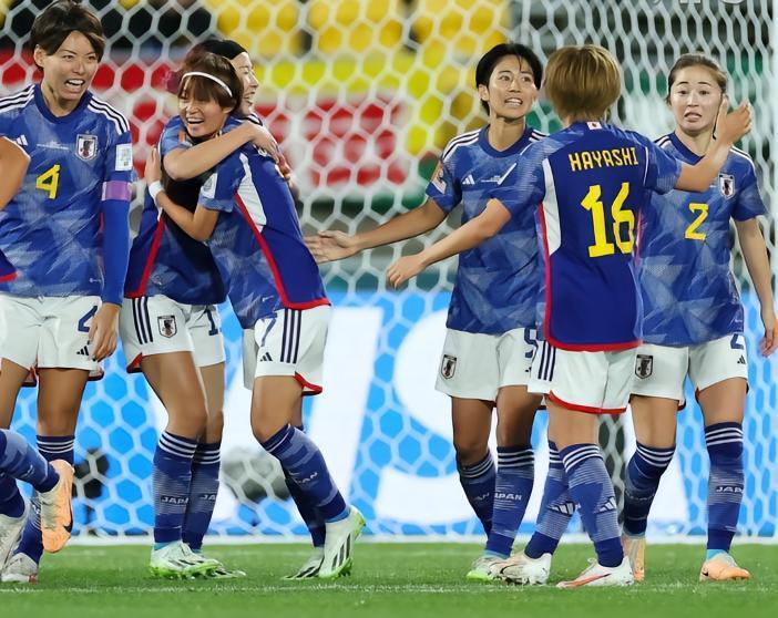 半场数据：日本女足控球率仅23%，但3次射门全进3-0领先