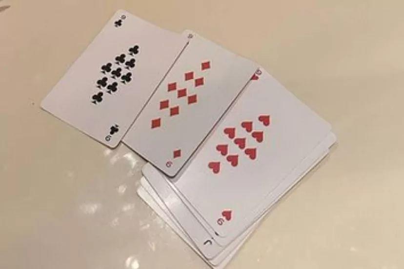 姆巴佩社媒晒扑克牌999，马卡分析：皇马9号空缺；象征新周期