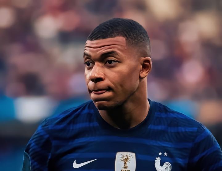 法媒：巴萨原本想用登贝莱等3人交换姆巴佩，但被姆巴佩拒绝