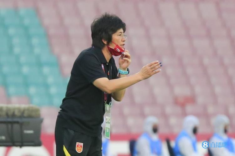 记者谈中国女足开场丢球：身体差距被放大，传控精准度也无法提升