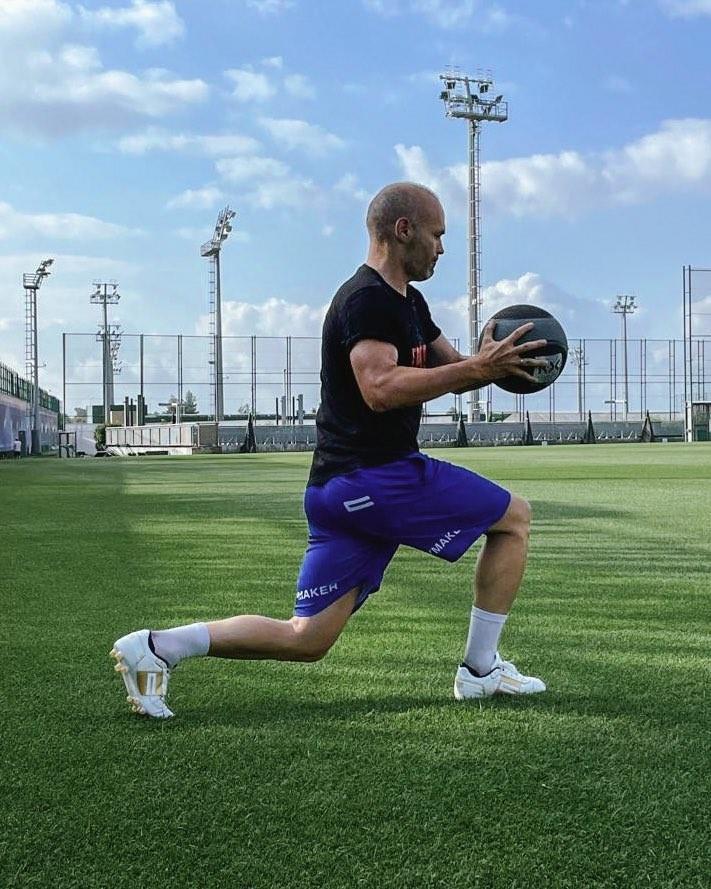 伊涅斯塔今日在巴萨基地训练，迈阿密国际是他的潜在下家