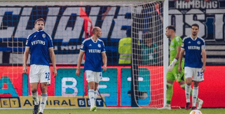 盖村球评：混乱不堪的防线，后卫球员都是一根筋？