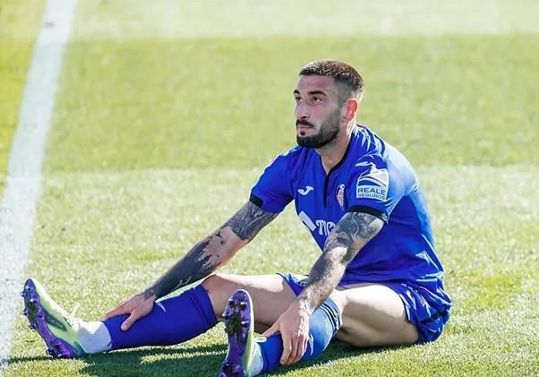 官方：赫塔费与球队中卫卡瓦科解约，其曾向两任主帅宣泄怒火