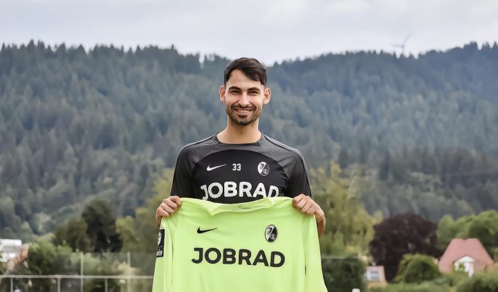 官方：弗赖堡二队免签斯图加特二队门将Sebast