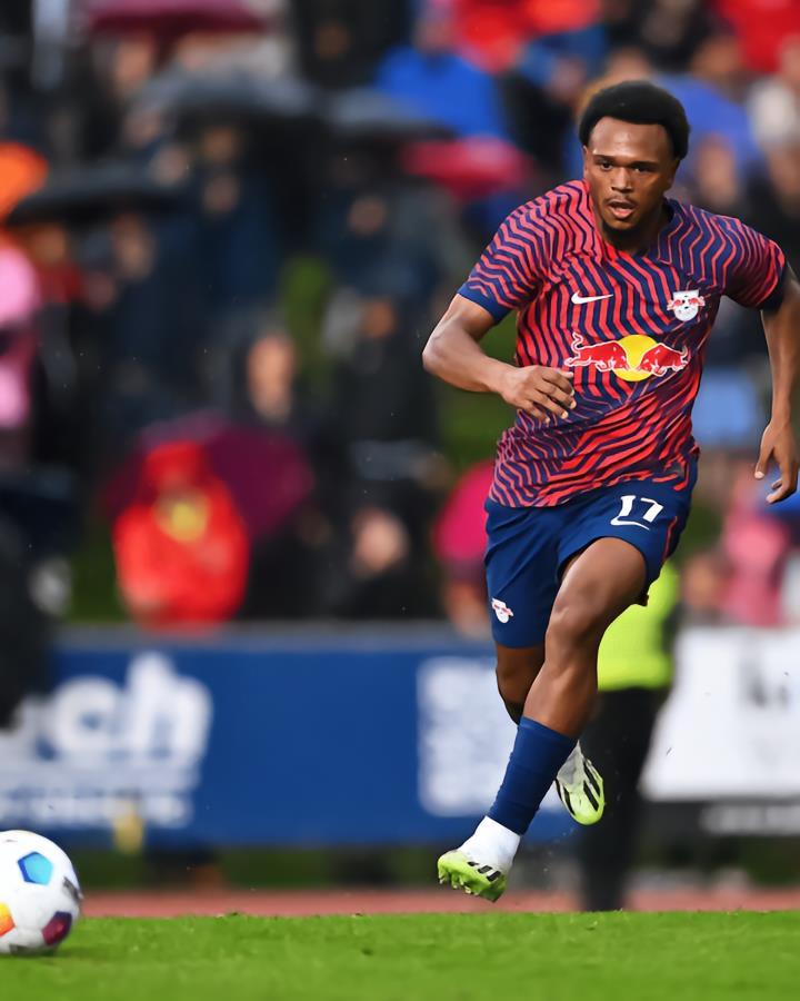 "开大哥"奥蓬达：欧洲最令人兴奋的前锋之一，喜欢瞄准目标