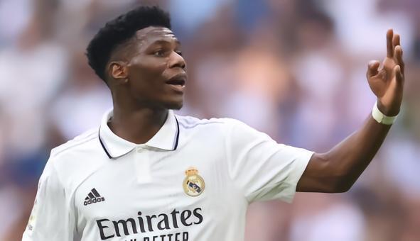 德天空：拜仁对楚阿梅尼感兴趣，但目前不会签约