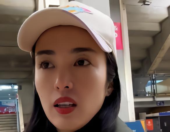 赵丽娜：很多女足球员留洋取得明显进步，应鼓励年轻人走出去