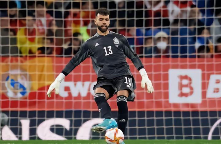 记者：拜仁依然在劝说拉亚加盟，但球员明确表示更想去阿森纳